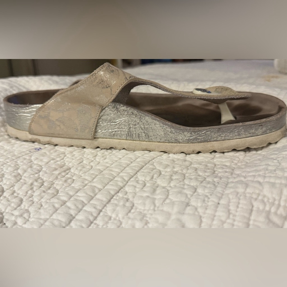 BIRKENSTOCK Woman’s Gizeh Sandal - Picture 7 of 8